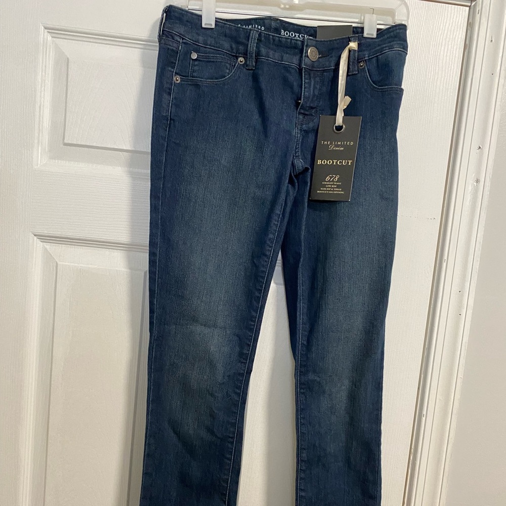 NWT The Limited Dark Wash Denim Boot cut size 2R. Rise 7 inseam 31